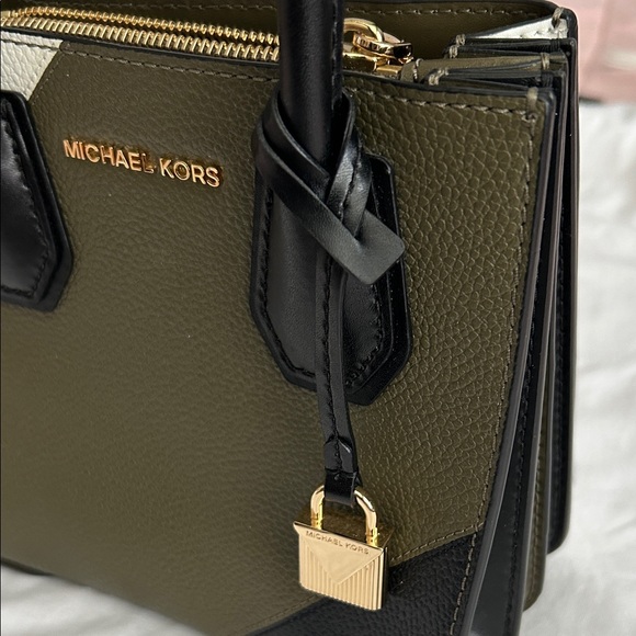 Michael Kors Olive and Black Mini Bag with matching Card wallet - Picture 12 of 14